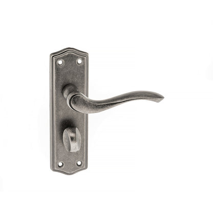 Warwick Handle