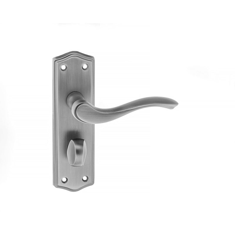 Warwick Handle